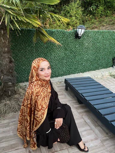 Emine K.