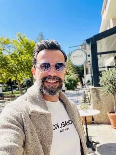 Emrah Y.