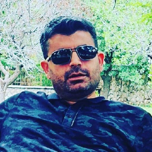 Ahmet Y.