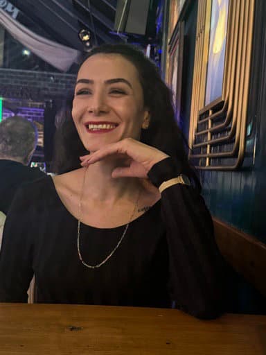 Pınar Ş.
