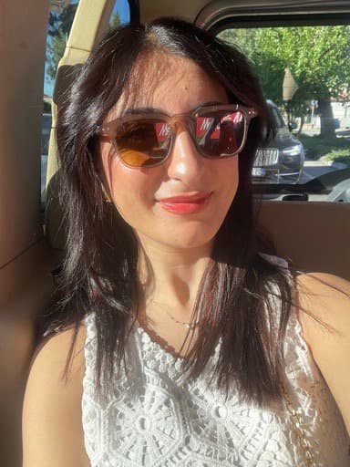 Meryem D.