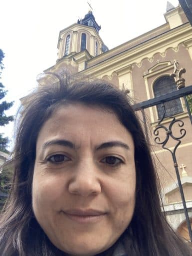 Meral Ö.