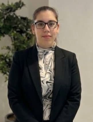 Elif Ö.