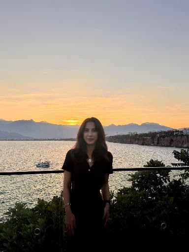 Ayşegül P.