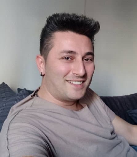 Erşan E.